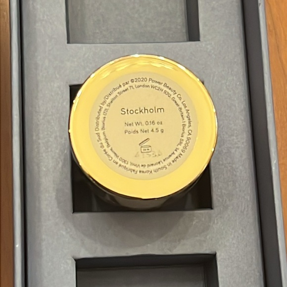 NIB Merit Mini Flush Balm in Stockholm - Picture 5 of 8